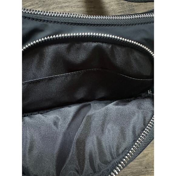 Lululemon Crossbody With Nano Pouch Black Excellent - Picture 6 of 7